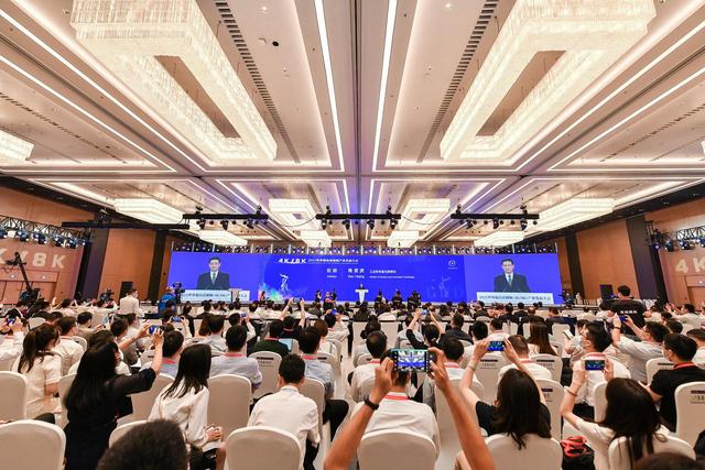 5月8日-10日，2021世界超高清视频（4K/8K）产业发展大会在广州召开。