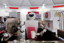 1828王老吉联合太空故事智能机器人 开启智慧茶饮时代