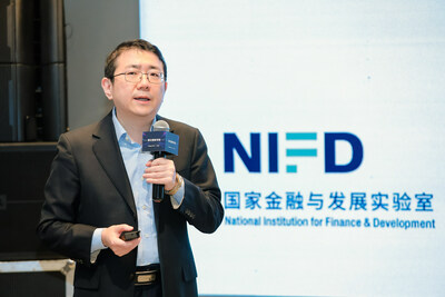 中国社科院国家金融与发展实验室副主任杨涛现场分享