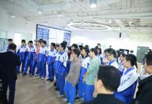 北京一零一中学学子探访达闼机器人公司
