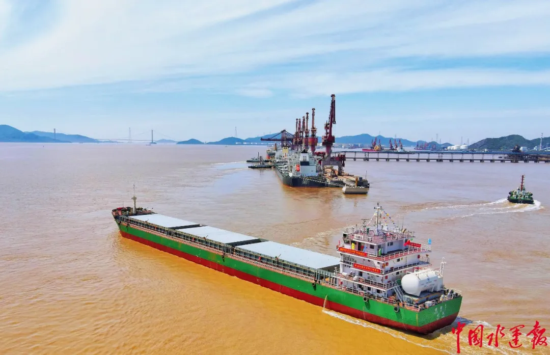 武汉理工力量助力万吨级江海直达船“创新5号”首航！