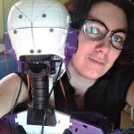 女子爱上3D打印机器人，欲与其结婚