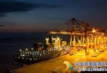 青岛港全自动化码头迎来首次实船作业。