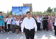 习近平在新疆考察时强调：完整准确贯彻新时代党的治疆方略 建设团结和谐繁荣富裕文明进步安居乐业生态良好的美好新疆