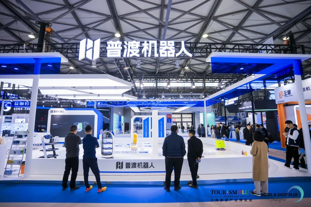 呈现前沿智慧清洁技术，普渡机器人在2024上海CCE博览会上精彩亮相