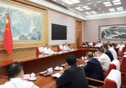李强主持召开经济形势专家和企业家座谈会