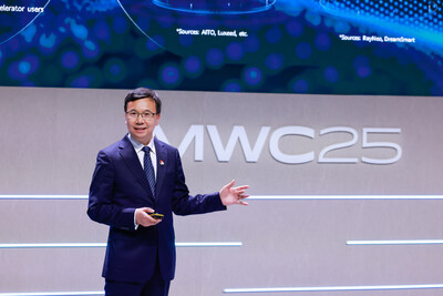 华为董事、ICT BG CEO杨超斌发表主题演讲 华为董事、ICT BG CEO杨超斌发表主题演讲
