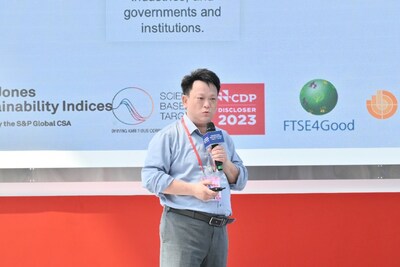 SGS中国区副总裁、管理与保证事业群总经理辛斌在广交会亿纬锂能ISO 14064核查书颁发仪式上发言 SGS中国区副总裁、管理与保证事业群总经理辛斌在广交会亿纬锂能ISO 14064核查书颁发仪式上发言