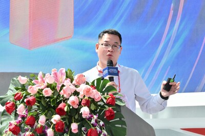亿纬锂能ESG双碳部总经理肖忠湘博士在广交会亿纬锂能ISO 14064核查书颁发仪式上发言 亿纬锂能ESG双碳部总经理肖忠湘博士在广交会亿纬锂能ISO 14064核查书颁发仪式上发言