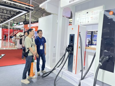 2MWh液冷超充双枪2400A 2MWh液冷超充双枪2400A