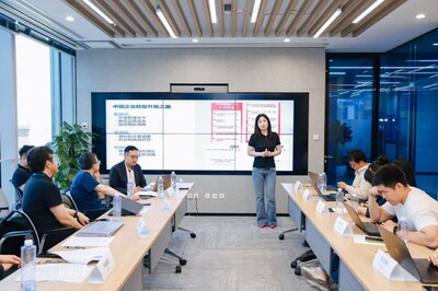IBM大中华区科技事业部车库创新团队经理 张珣 IBM大中华区科技事业部车库创新团队经理 张珣