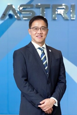 应科院行政总裁孙耀达博士工程师表示,创新科技对提升香港竞争优势至关重要,应科院将配合《施政报告》,并继续与创新生态圈内各持份者紧密合作,促进科研成果商品化。 应科院行政总裁孙耀达博士工程师表示,创新科技对提升香港竞争优势至关重要,应科院将配合《施政报告》,并继续与创新生态圈内各持份者紧密合作,促进科研成果商品化。