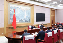 李强主持召开经济形势专家和企业家座谈会