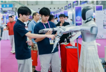 珞石机器人亮相FAIR plus 2026机器人全产业链接会