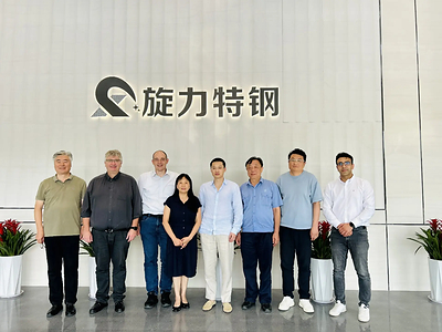 旋力特钢和西马克集团双方高层代表出席项目启动会并正式签署协议。旋力特钢出席代表:王景奇(董事长)、张文志(副总经理)、王道远(总工程师)。西马克出席代表:茆丽华(西马克中国副总裁)、Kian Kianpour(西马克德国销售经理)、Michael Bohland(西马克德国项目经理兼轧机专家)、Andreas Bohn(西马克德国剪机专家)、李志强(西马克中国热轧销售总经理)。 旋力特钢和西马克集团双方高层代表出席项目启动会并正式签署协议。旋力特钢出席代表:王景奇(董事长)、张文志(副总经理)、王道远(总工程师)。西马克出席代表:茆丽华(西马克中国副总裁)、Kian Kianpour(西马克德国销售经理)、Michael Bohland(西马克德国项目经理兼轧机专家)、Andreas Bohn(西马克德国剪机专家)、李志强(西马克中国热轧销售总经理)。