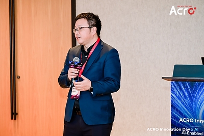 ACROBiosystems百普赛斯创始人、董事长兼首席执行官陈宜顶在ACRO Innovation Day x AI活动上发表开场致辞 ACROBiosystems百普赛斯创始人、董事长兼首席执行官陈宜顶在ACRO Innovation Day x AI活动上发表开场致辞