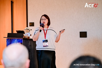 ACROBiosystems百普赛斯早研产品开发副总裁孙雨在ACRO Innovation Day x AI活动上发表演讲 ACROBiosystems百普赛斯早研产品开发副总裁孙雨在ACRO Innovation Day x AI活动上发表演讲